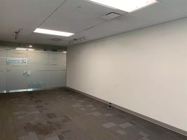 Richmond, BC V6X 0J8,4000 No. 3 RD #6145