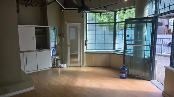 Vancouver, BC V6J 5B8,1855 W 1st AVE #19