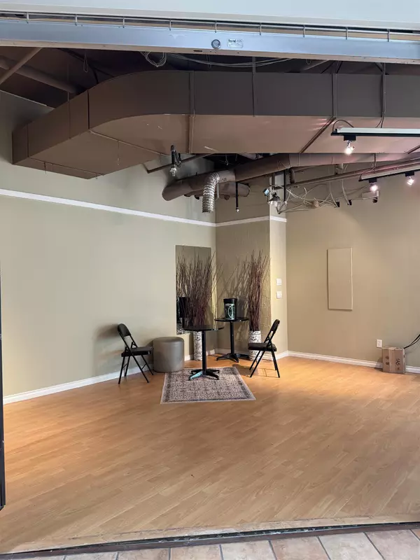 Vancouver, BC V6J 5B8,1855 W 1st AVE #19