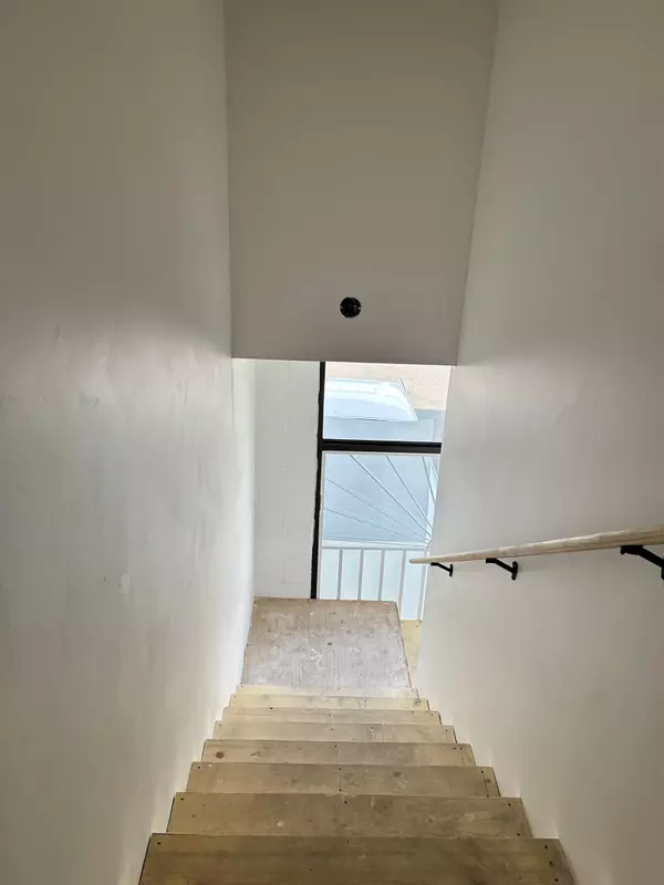 Vancouver, BC V6P 5Z2,942 SW Marine DR #20