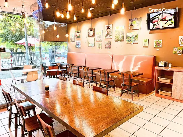 New Westminster, BC V3M 5Z8,619 Belmont ST