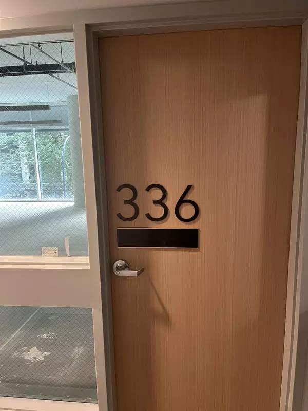 Vancouver, BC V6Z 1W2,1281 Hornby ST #336