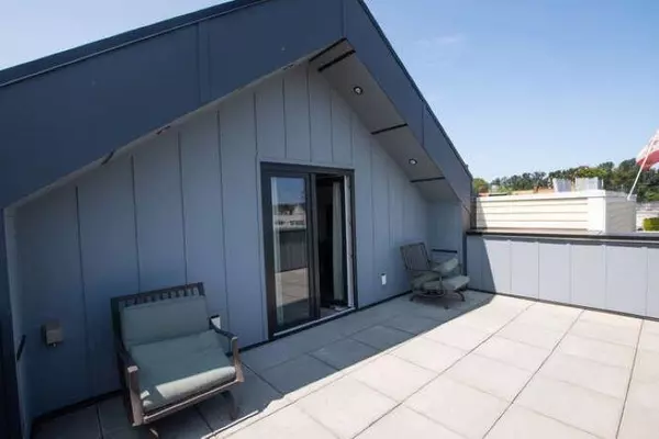 4876 Delta ST #202, Delta, BC V4K 2T8