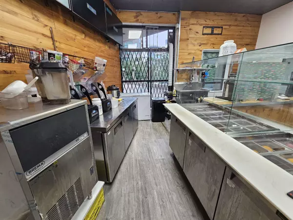 Vancouver, BC V6E 4S3,1328 W Georgia ST