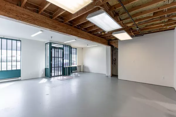 Surrey, BC V4N 4C7,9785 192 ST #303