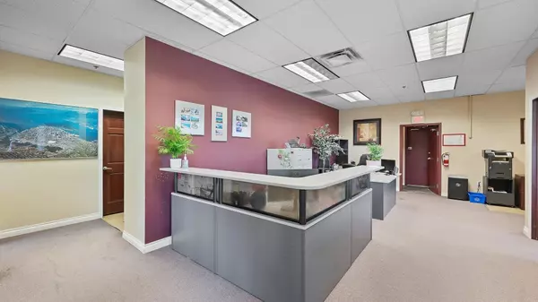 Surrey, BC V4N 5H3,10425 173 ST #101-103