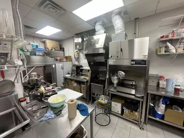 Vancouver, BC V5R 4M7,5712 Tyne ST