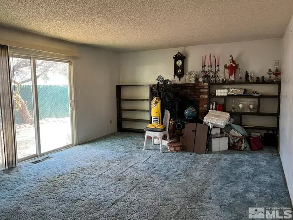 Sparks, NV 89434,2194 La Hacienda DR