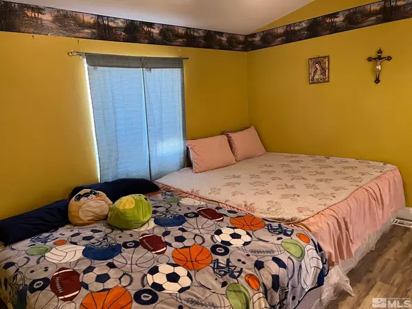 Sun Valley, NV 89433,5938 Amargosa DR