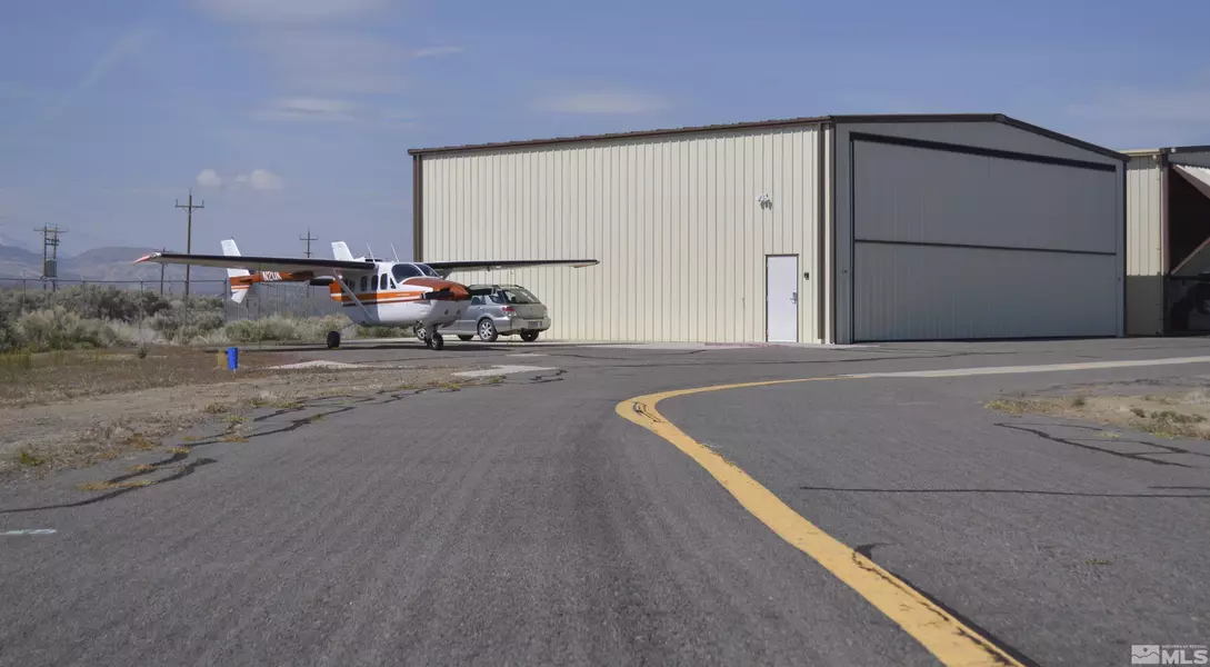 2182 Taxiway C #E-16, Minden, NV 89423