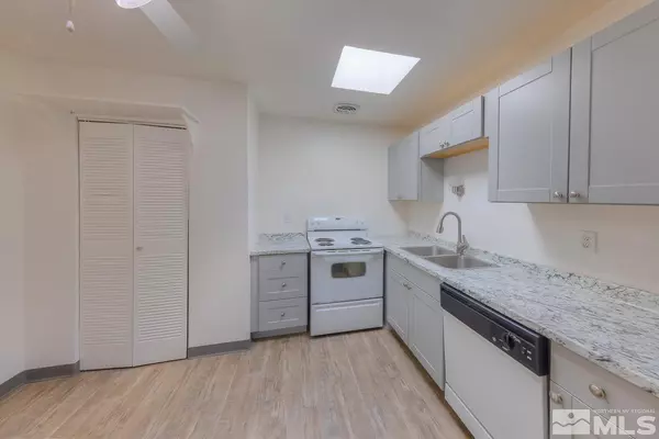 Sparks, NV 89434,1040 Baywood DR #C