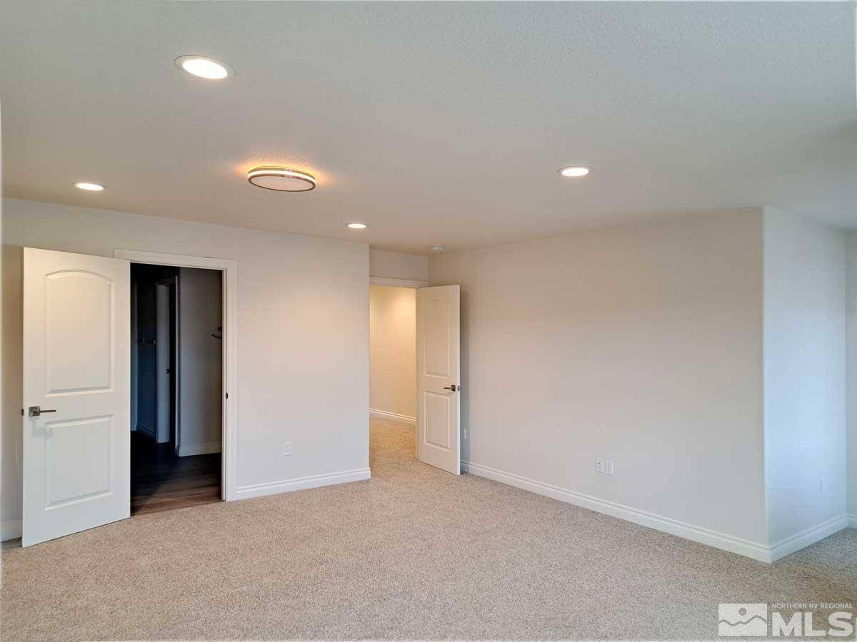 Reno, NV 89508,18661 Village Center DR Drive #Cedar Villa 16