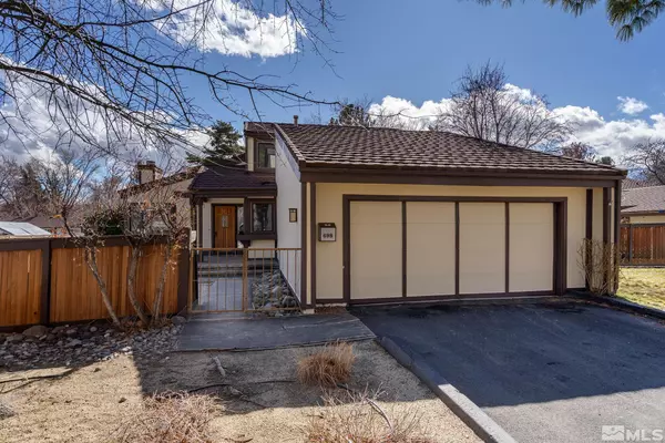 698 E Riverview CIR Circle, Reno, NV 89509