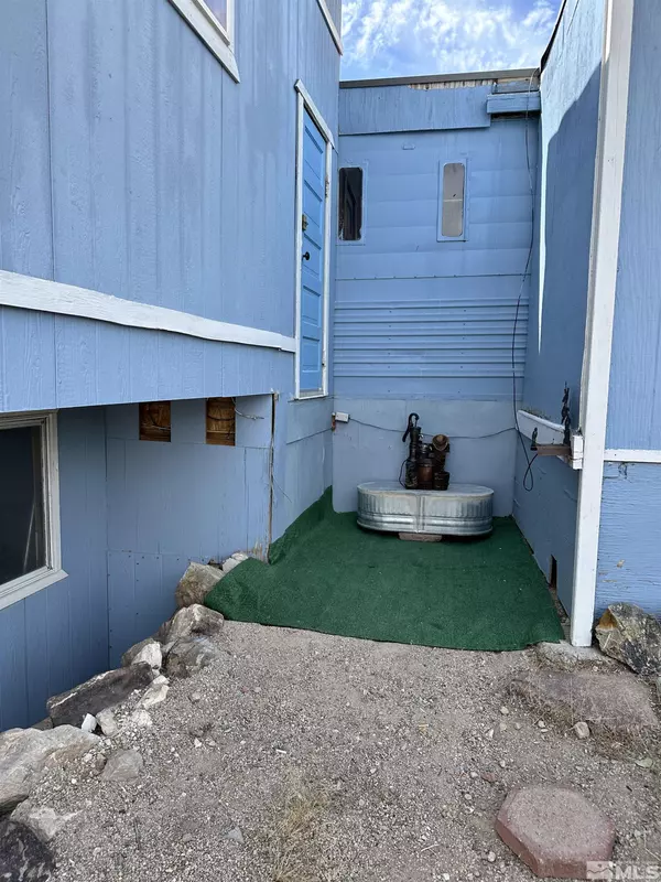 Tonopah, NV 89049,121 S South ST