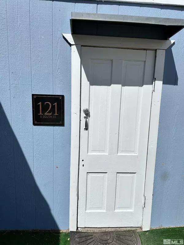 Tonopah, NV 89049,121 S South ST
