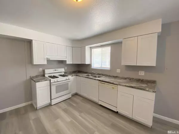 Lovelock, NV 89419,530 8th ST