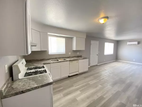 Lovelock, NV 89419,530 8th ST