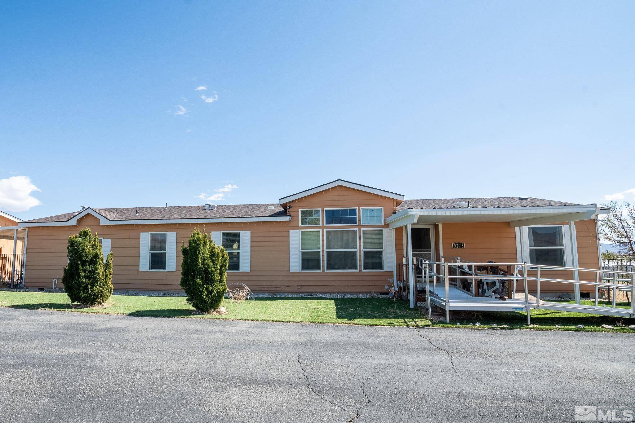 9225 Hopi TRL Trail, Silver Springs, NV 89429