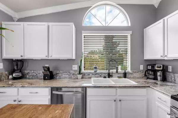 8210 Shifting Sands, Reno, NV 89506