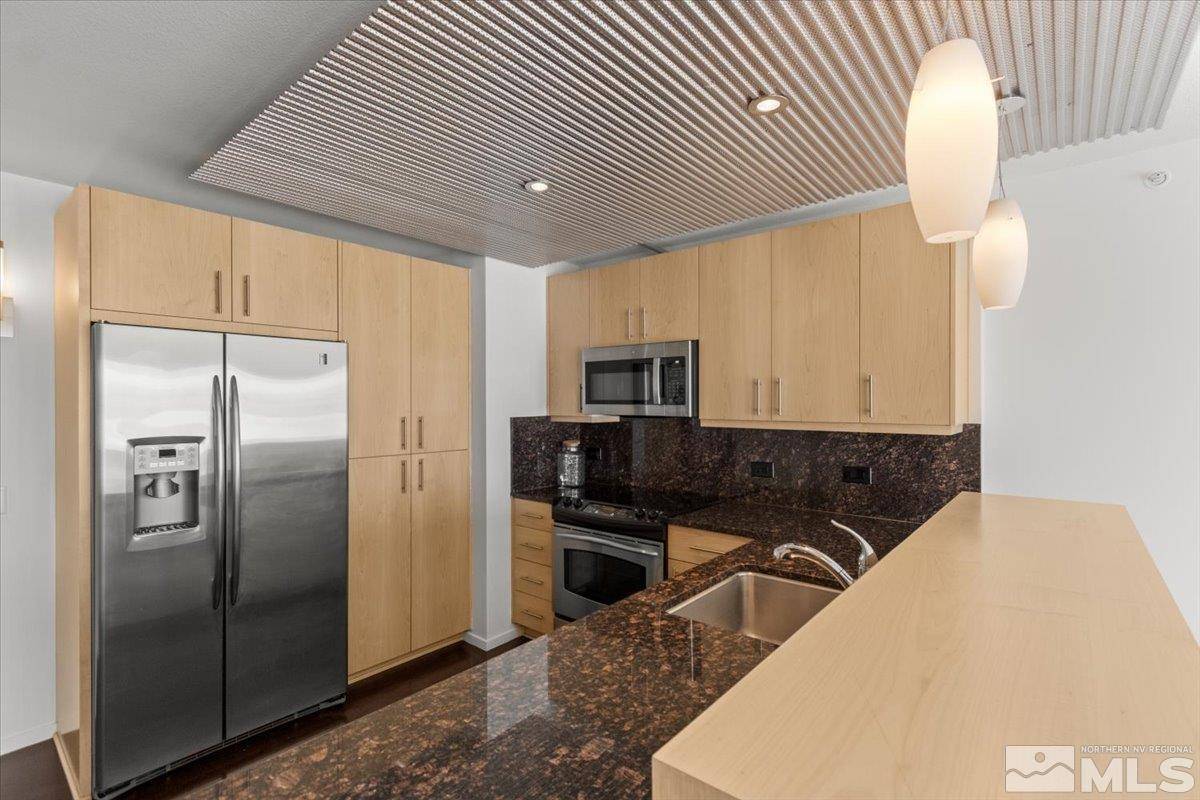 Reno, NV 89501,255 N Sierra #807