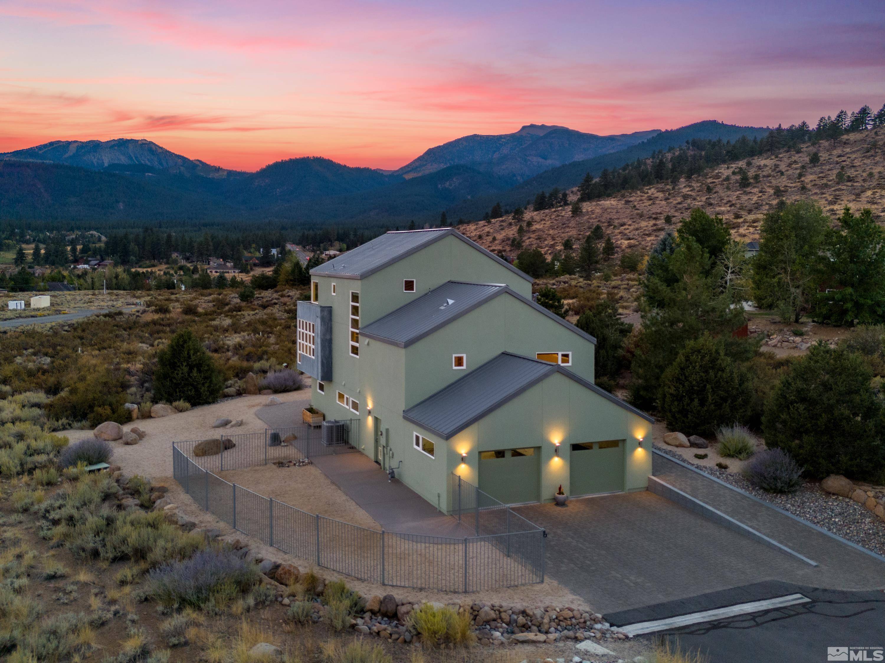 10000 Donalisha LN Lane, Reno, NV 89511