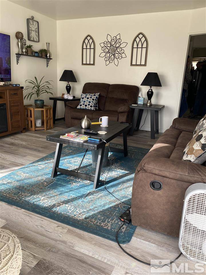 Sparks, NV 89431,985 10th ST Street