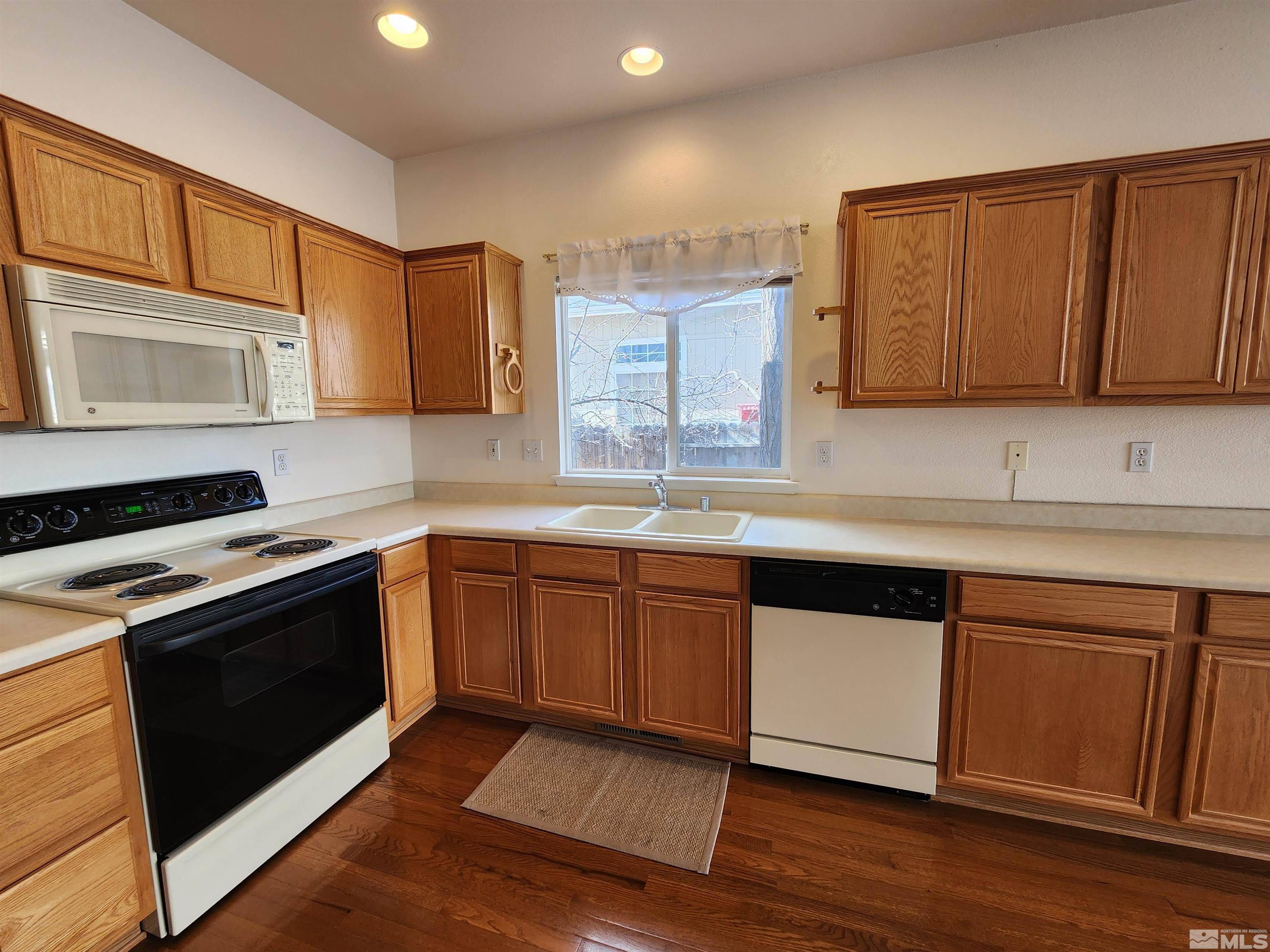 Reno, NV 89506,9533 Black Canyon DR Drive