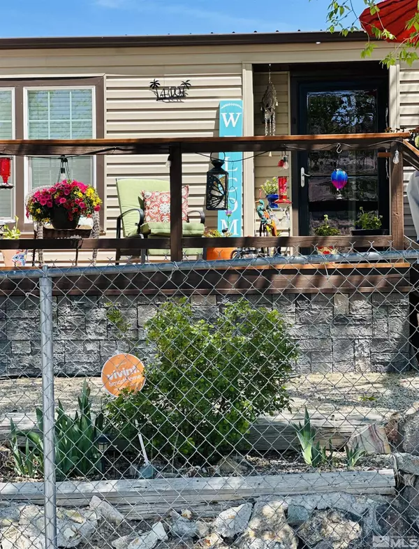 Tonopah, NV 89049,520 E McCulloch Ave