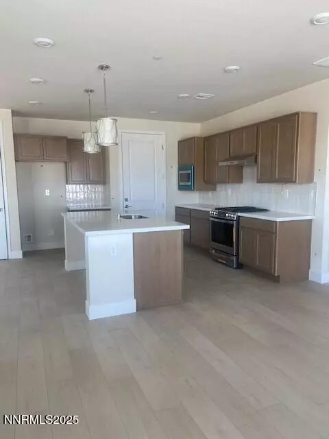 Sparks, NV 89441,281 Arlis