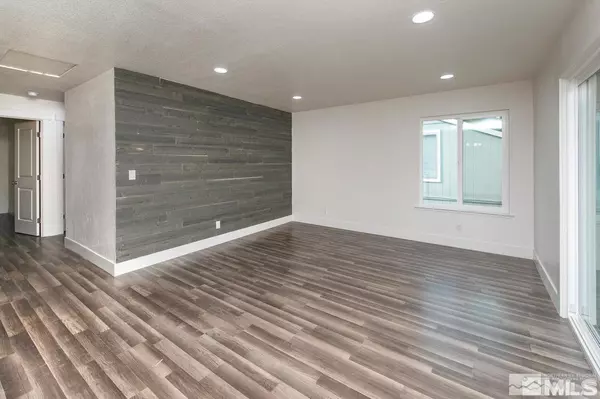 Reno, NV 89502,4606 Neil RD Road #194
