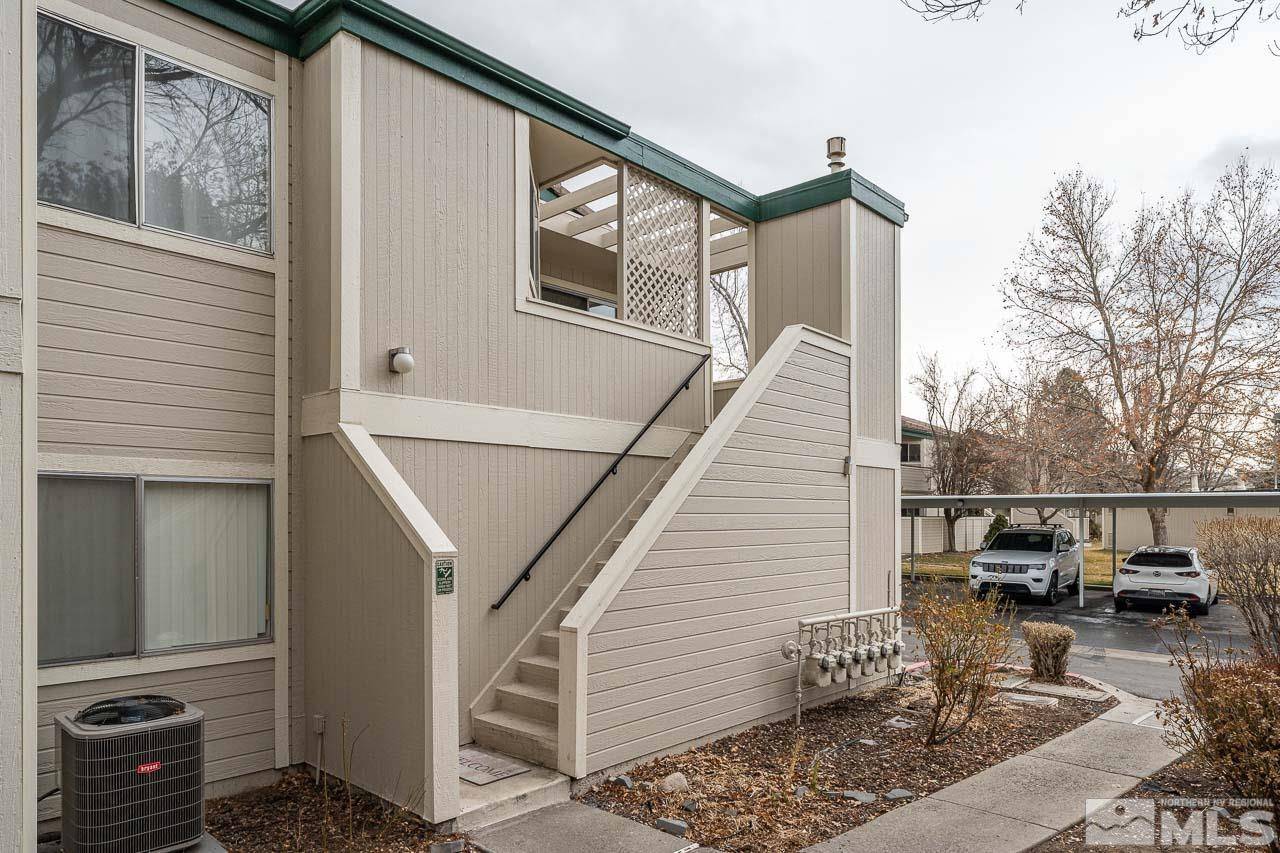 Sparks, NV 89434,2649 Sunny Slope DR Drive #APT 1