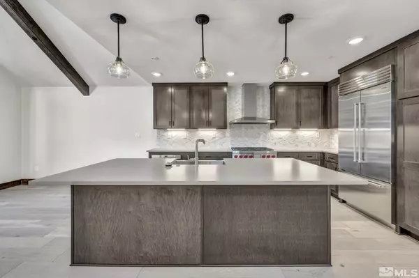Stateline, NV 89449,157 Sierra Colina DR Drive #9