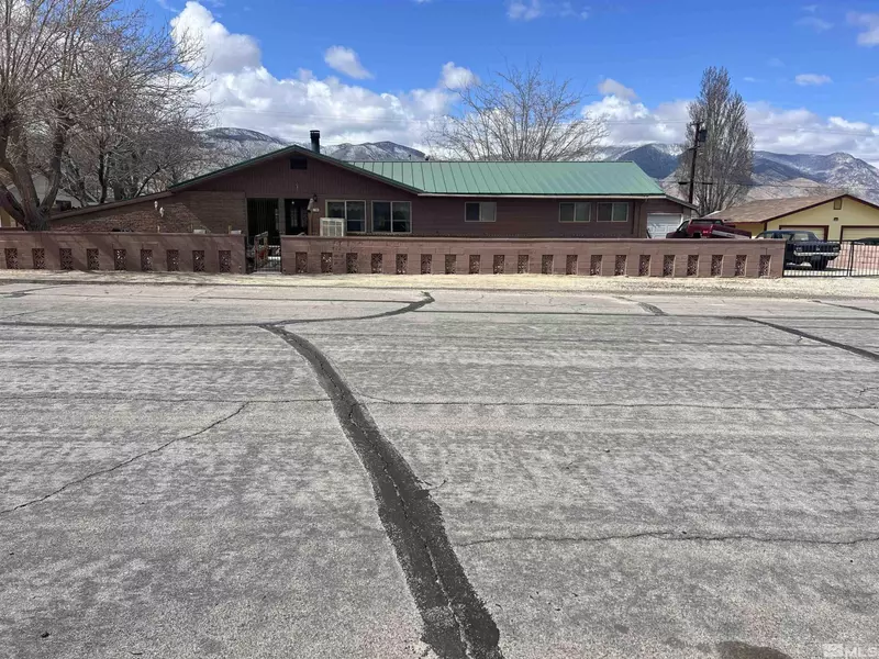 139 G ST Street, Hawthorne, NV 89415