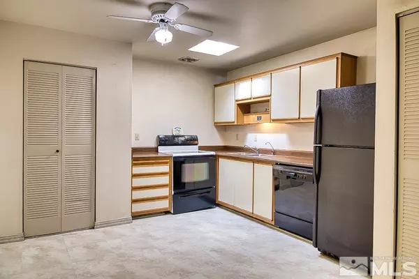 Sparks, NV 89434,1015 Baywood DR #C