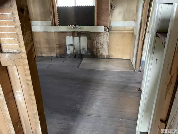 Westwood, CA 96137,122 Fir ST