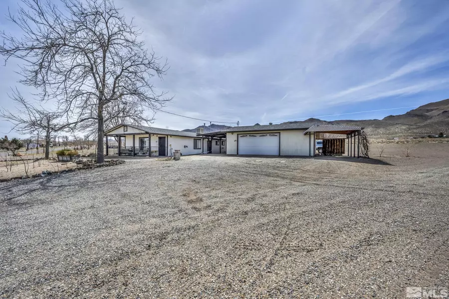 27 Locust, Yerington, NV 89447