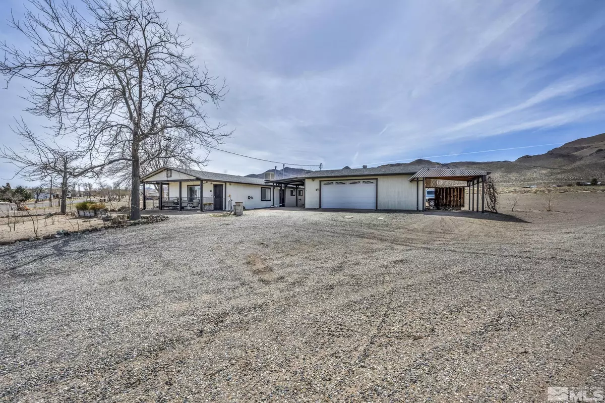 Yerington, NV 89447,27 Locust