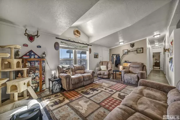 1575 Quince AVE Silver Springs, NV 89429