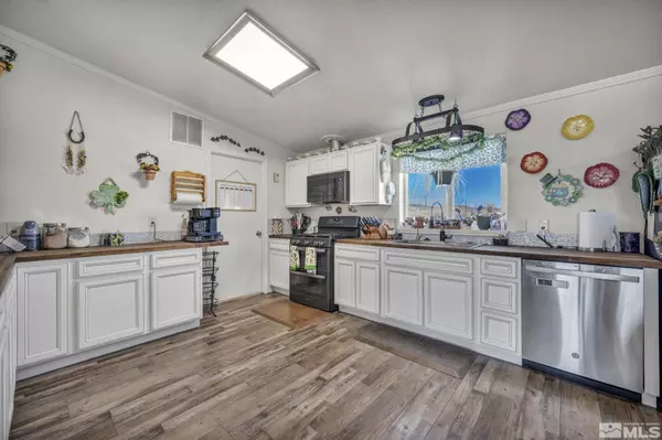 1575 Quince AVE Silver Springs, NV 89429