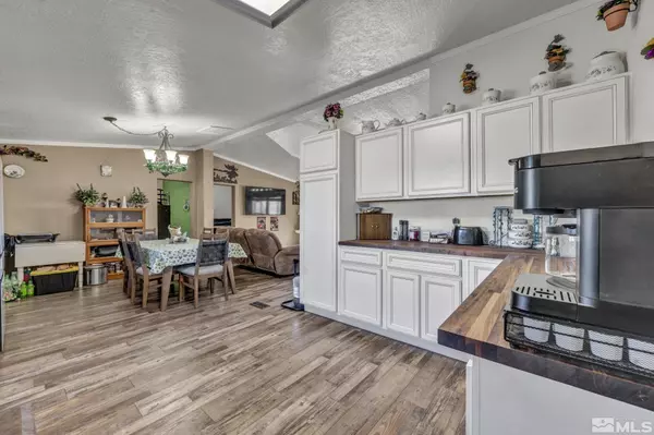 1575 Quince AVE Silver Springs, NV 89429