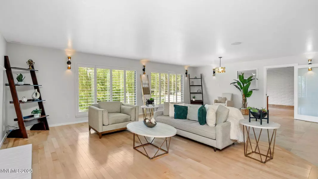 4947 W Lakeridge, Reno, NV 89509