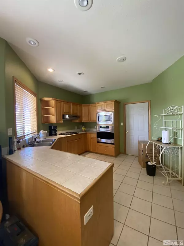 Winnemucca, NV 89445,686 Castle WAY Way