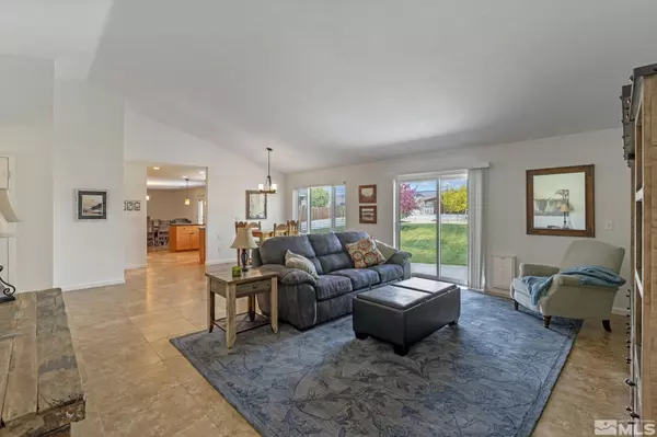 Sparks, NV 89441,30 Moonbeam CT