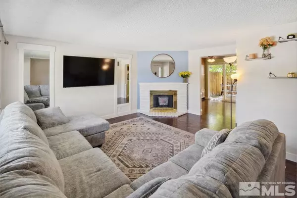 Sparks, NV 89434,960 Cherry Tree DR Drive #2