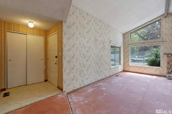 Sparks, NV 89434,966 Woodstone DR Drive