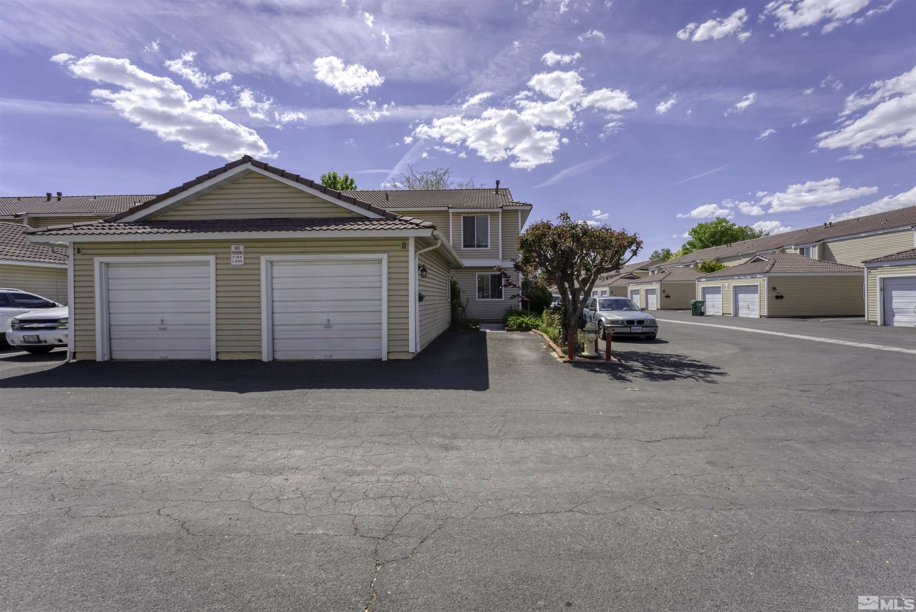 1064 Bradley SQ Square, Sparks, NV 89434