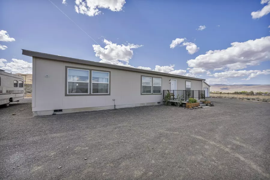 5405 White Oak DR Drive, Silver Springs, NV 89429