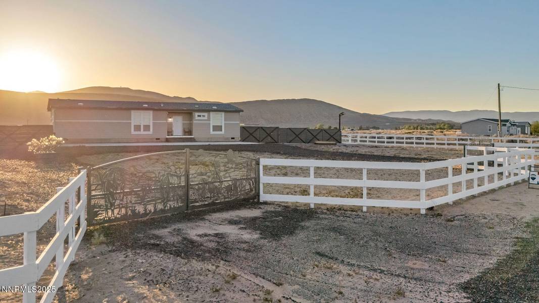 9601 Via Catalina, Silver Springs, NV 89429
