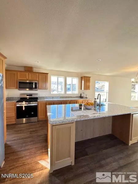 200 Harmony LN, Sun Valley, NV 89433