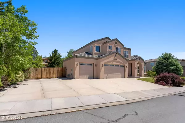 Sparks, NV 89436,5436 Vista Terrace LN Lane
